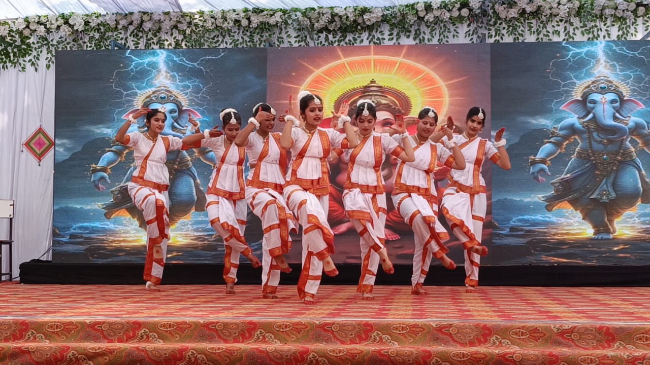 Dance Performance 4